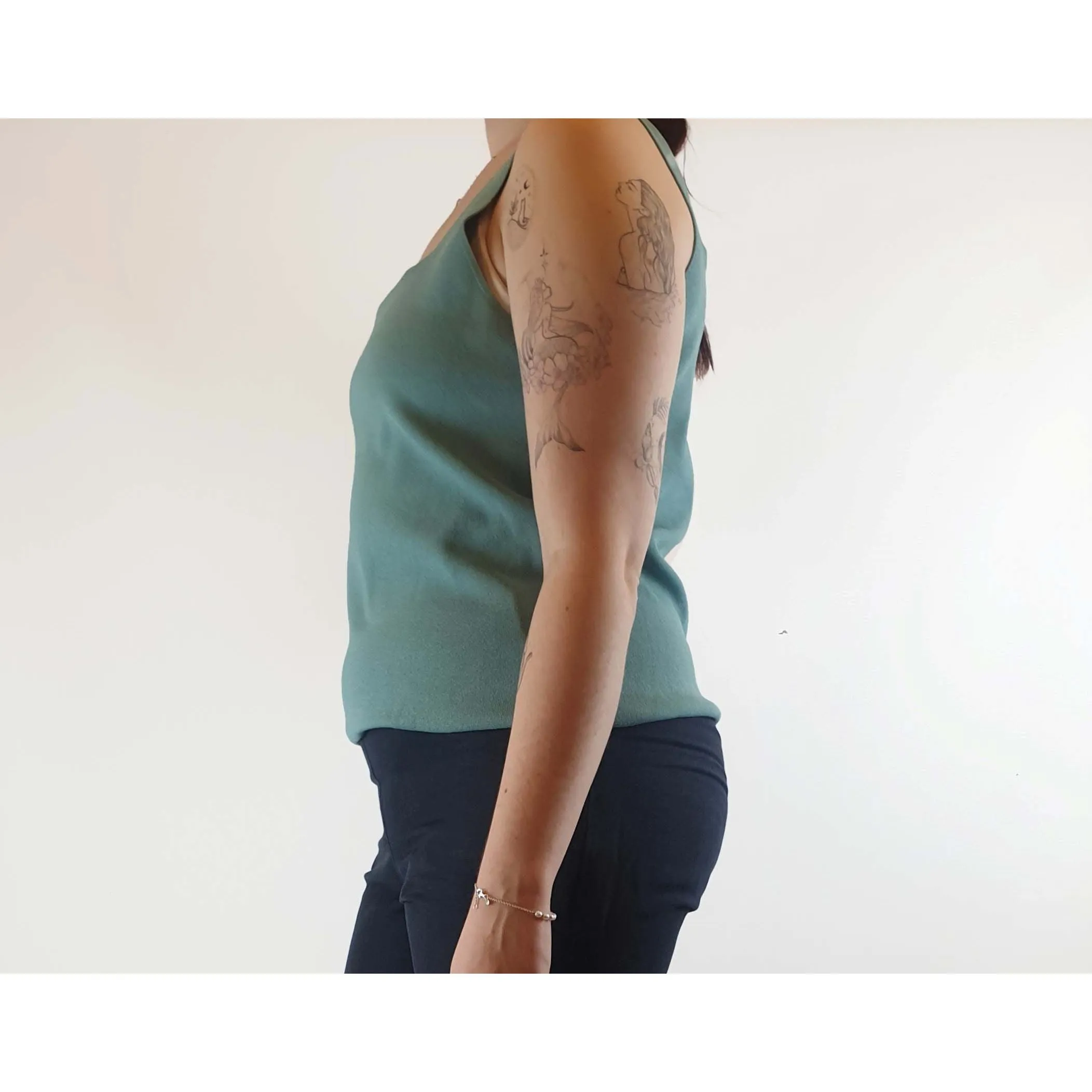 Bul egg shell blue sleeveless fine knit vest top size 14 (best fits sizes 12 to small 14)