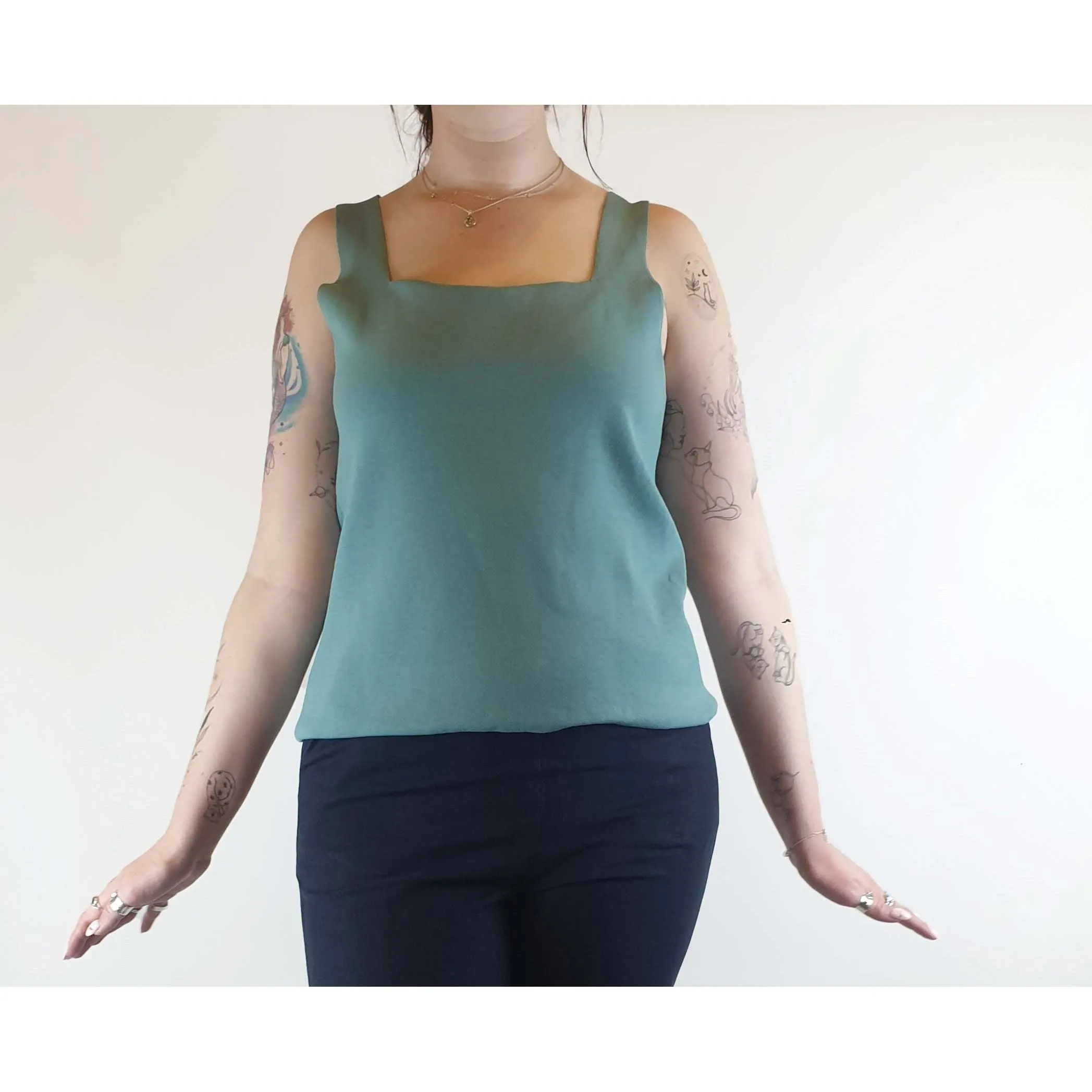 Bul egg shell blue sleeveless fine knit vest top size 14 (best fits sizes 12 to small 14)
