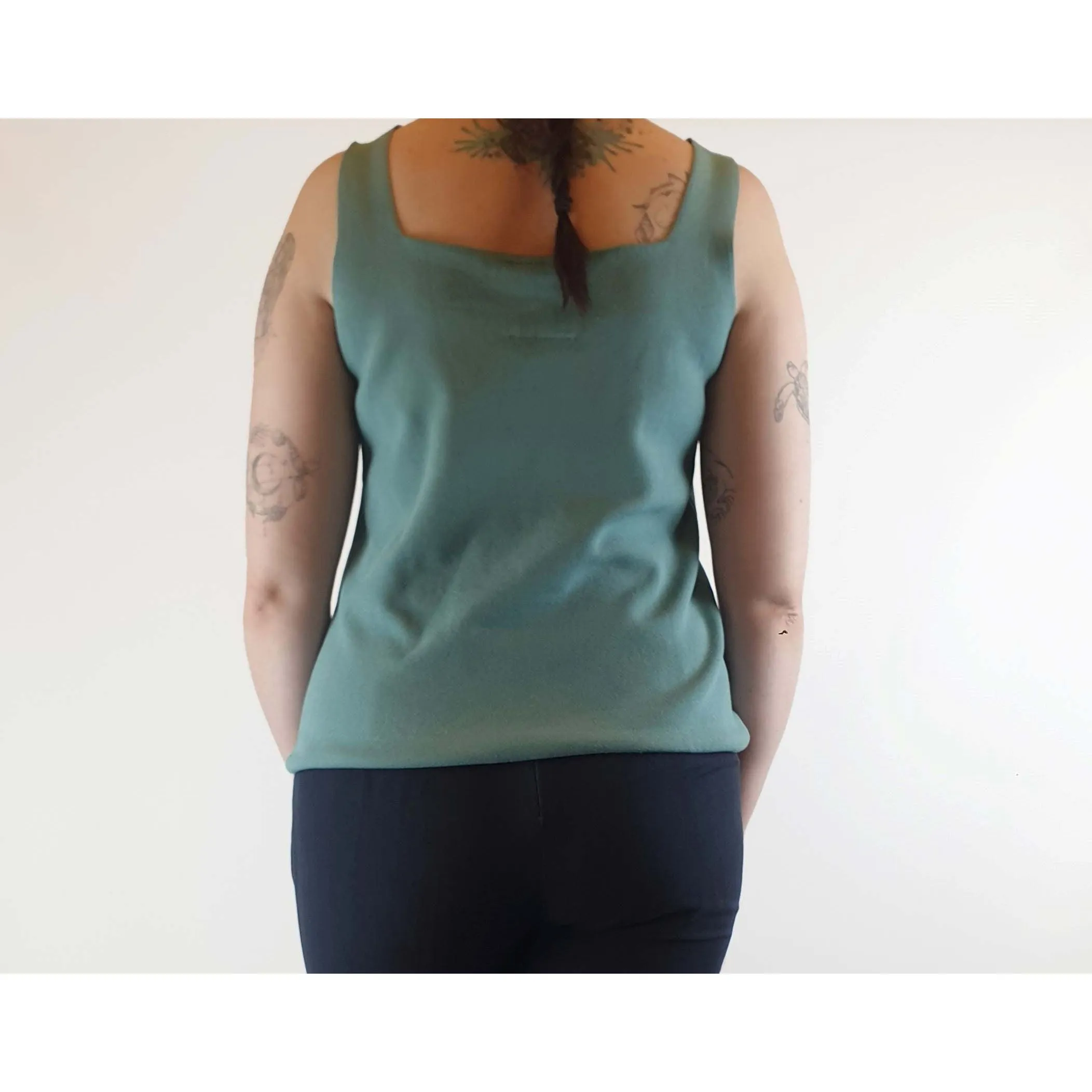 Bul egg shell blue sleeveless fine knit vest top size 14 (best fits sizes 12 to small 14)