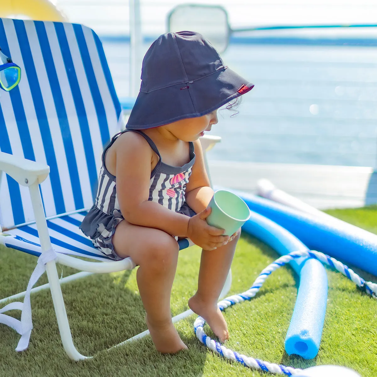 Chapeau de soleil bleu marine réversible, bébé || Navy blue reversible sun hat, baby