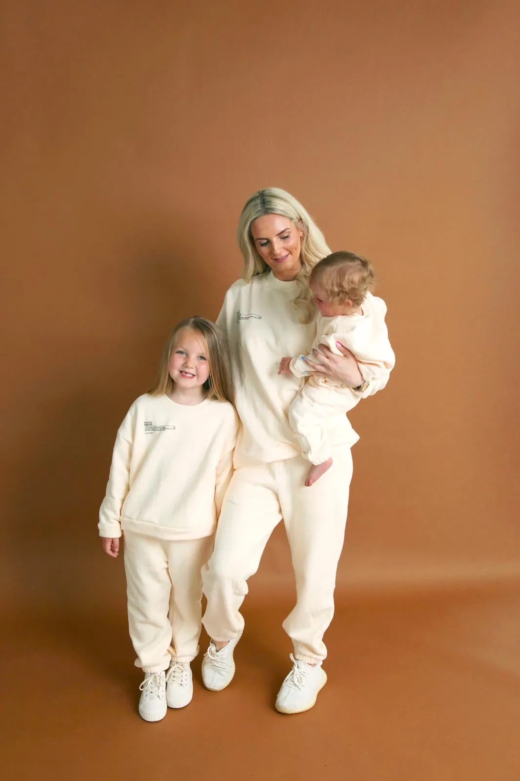 CREAM ‘MINI’ slogan tracksuit - CHILD