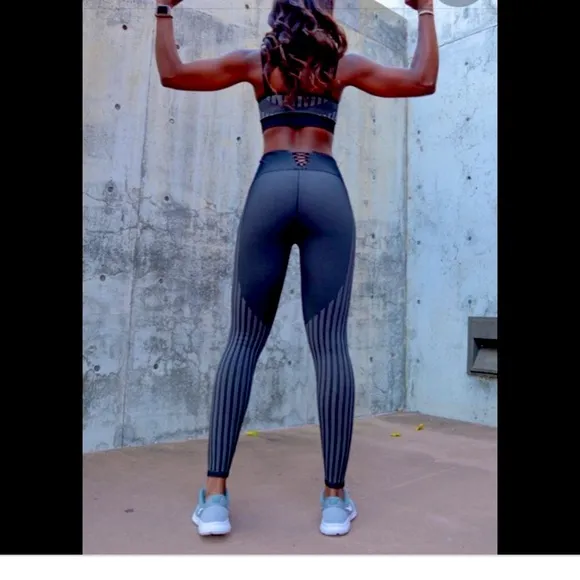 Fabletics 2pc SET! Bra leggings EUC  Kelly Rowland for Fabletics  Sz XS