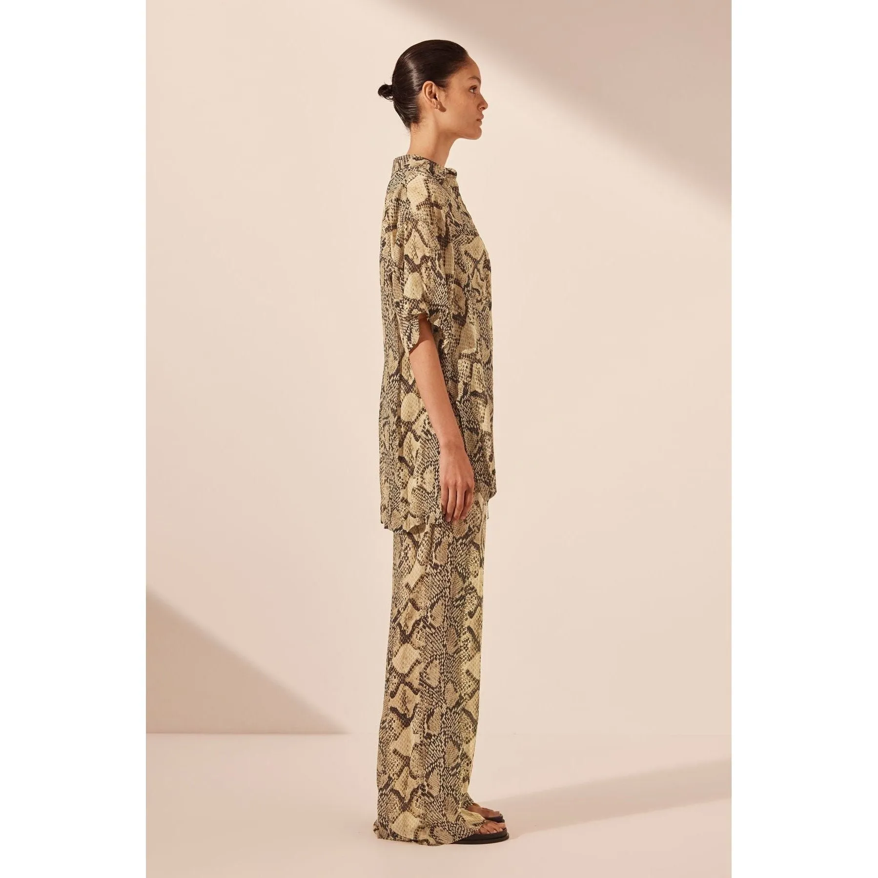 HADIYA SIDE SPLIT SHORT SLEEVE SHIRT