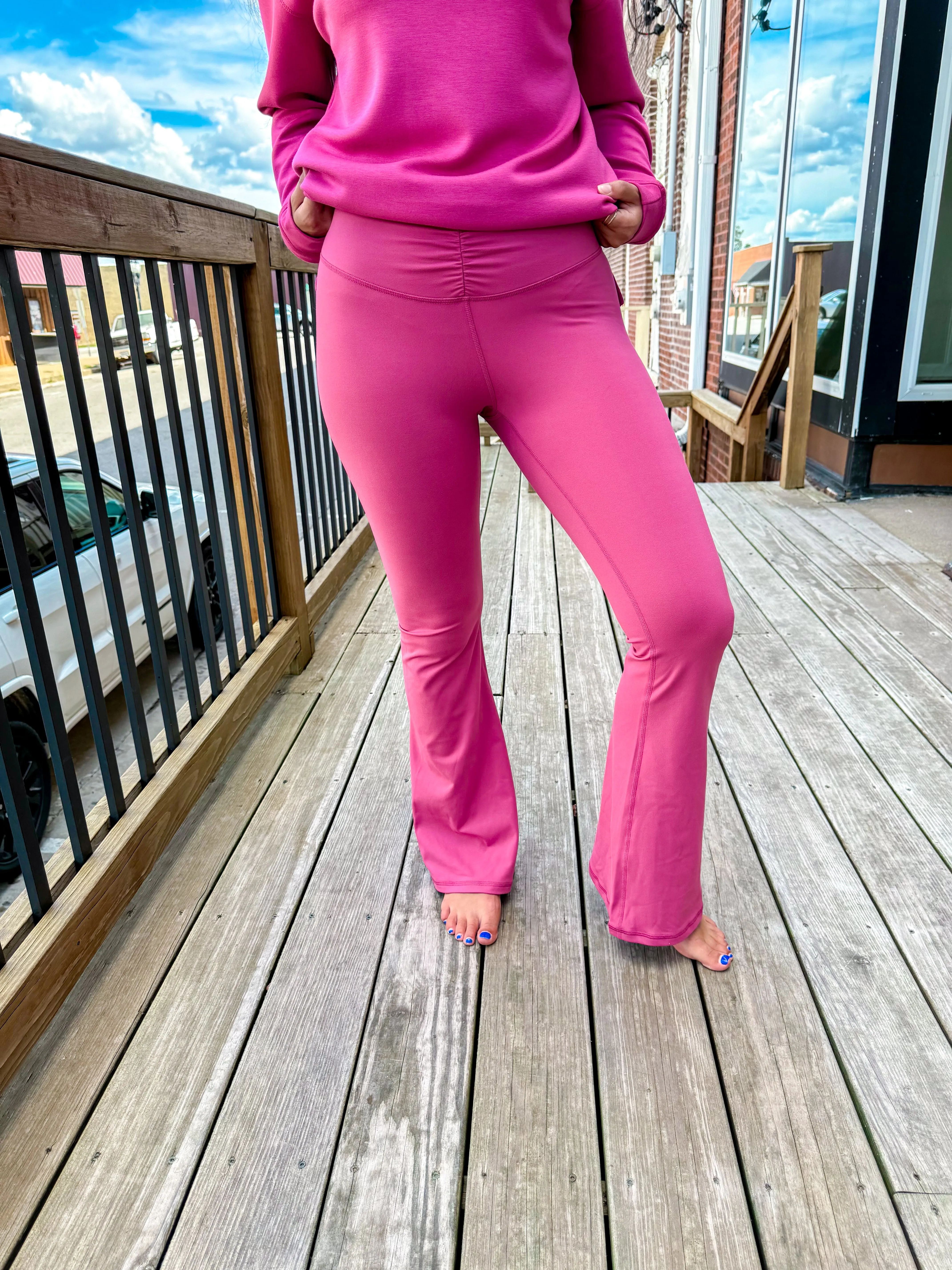 Juniper- Scrunch Waist Flare Legging