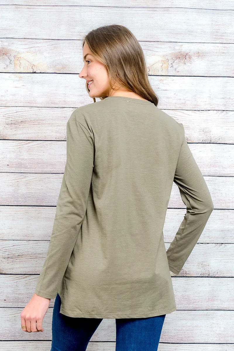 Long Sleeve Crew Neck Tunic Top with Contrast Tassel Bib Decor (LT23692)