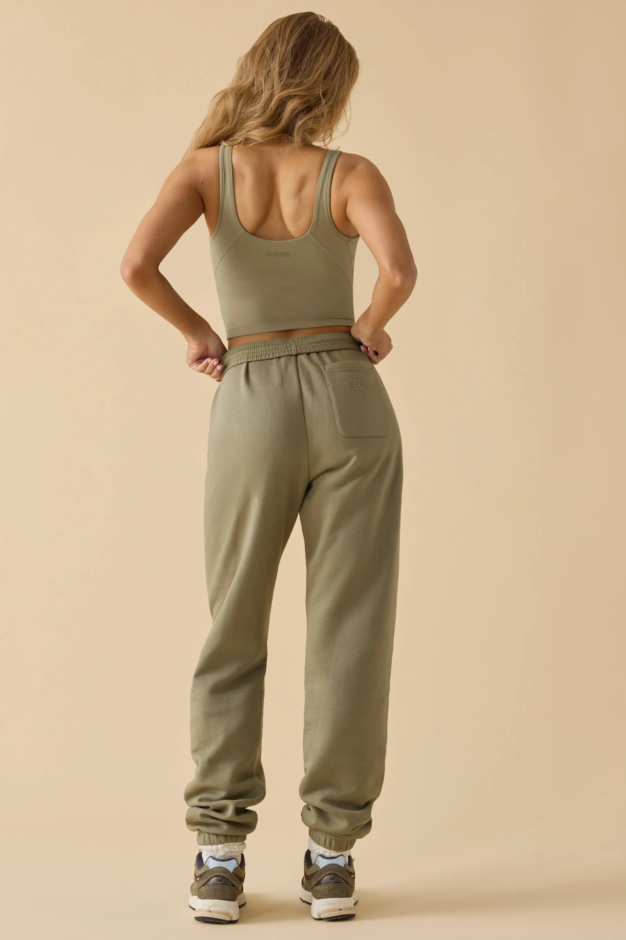 Mid-Rise Joggers in Soft Olive