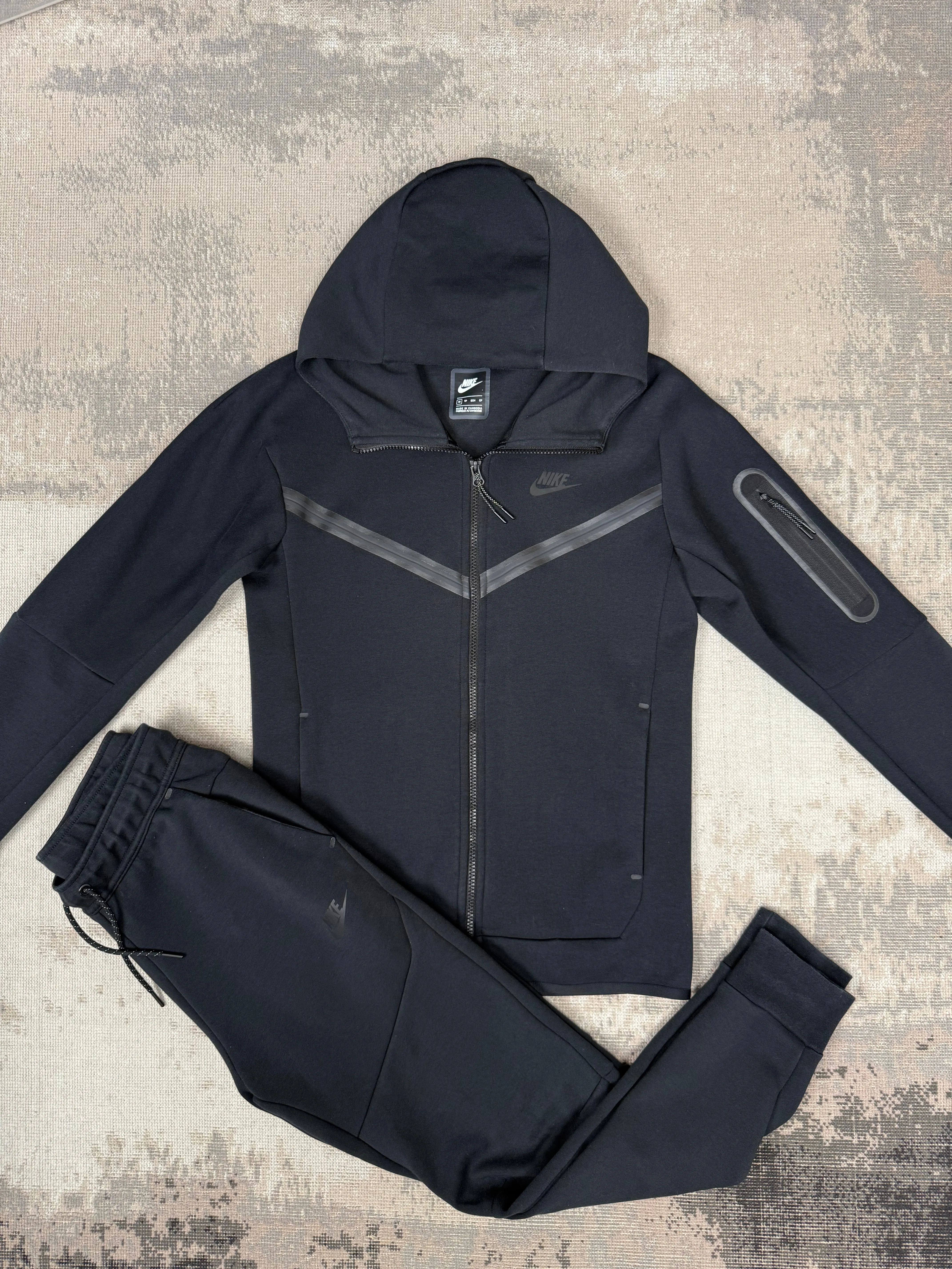 Nike Tech Tracksuit - Black