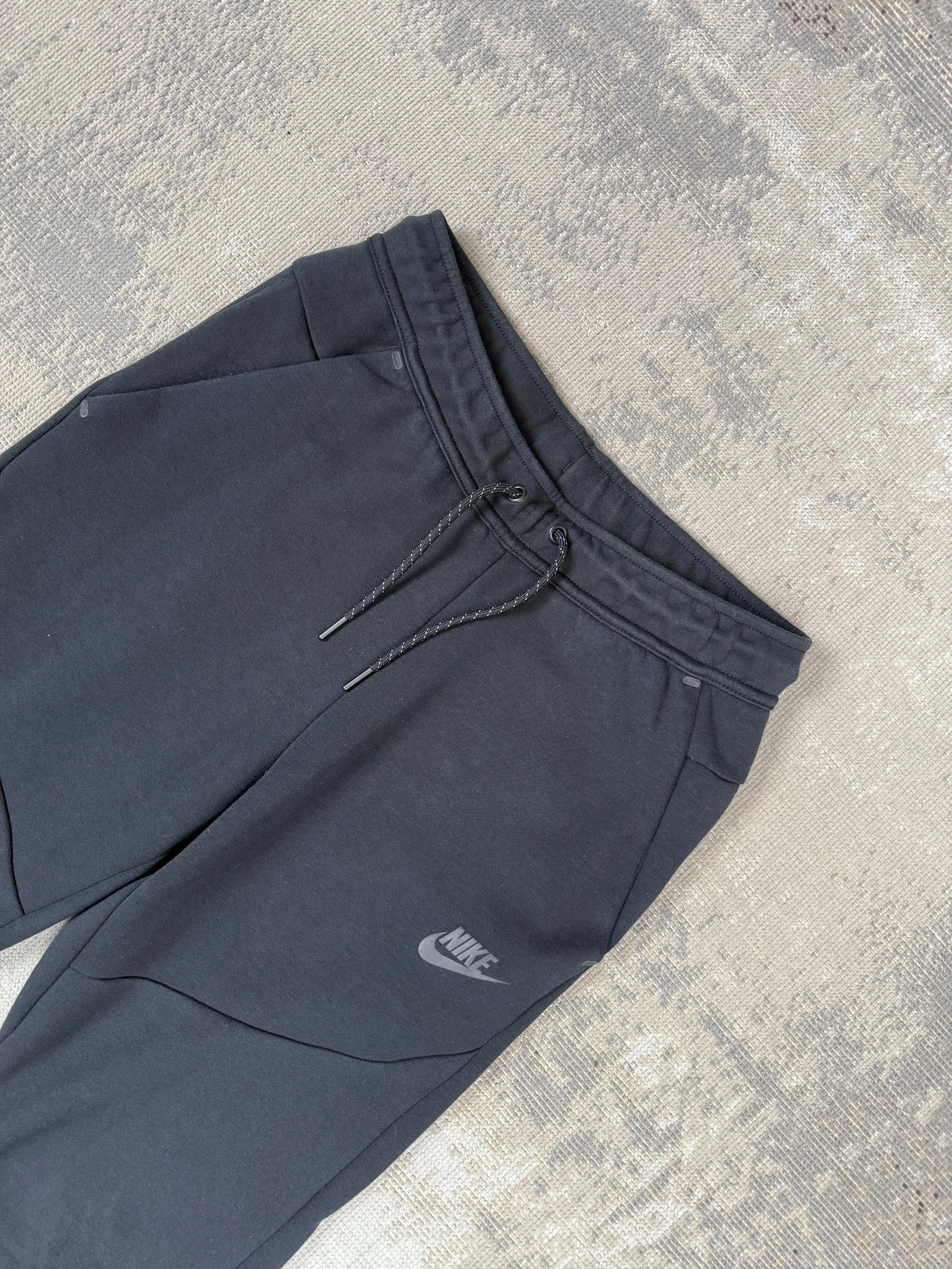 Nike Tech Tracksuit - Black
