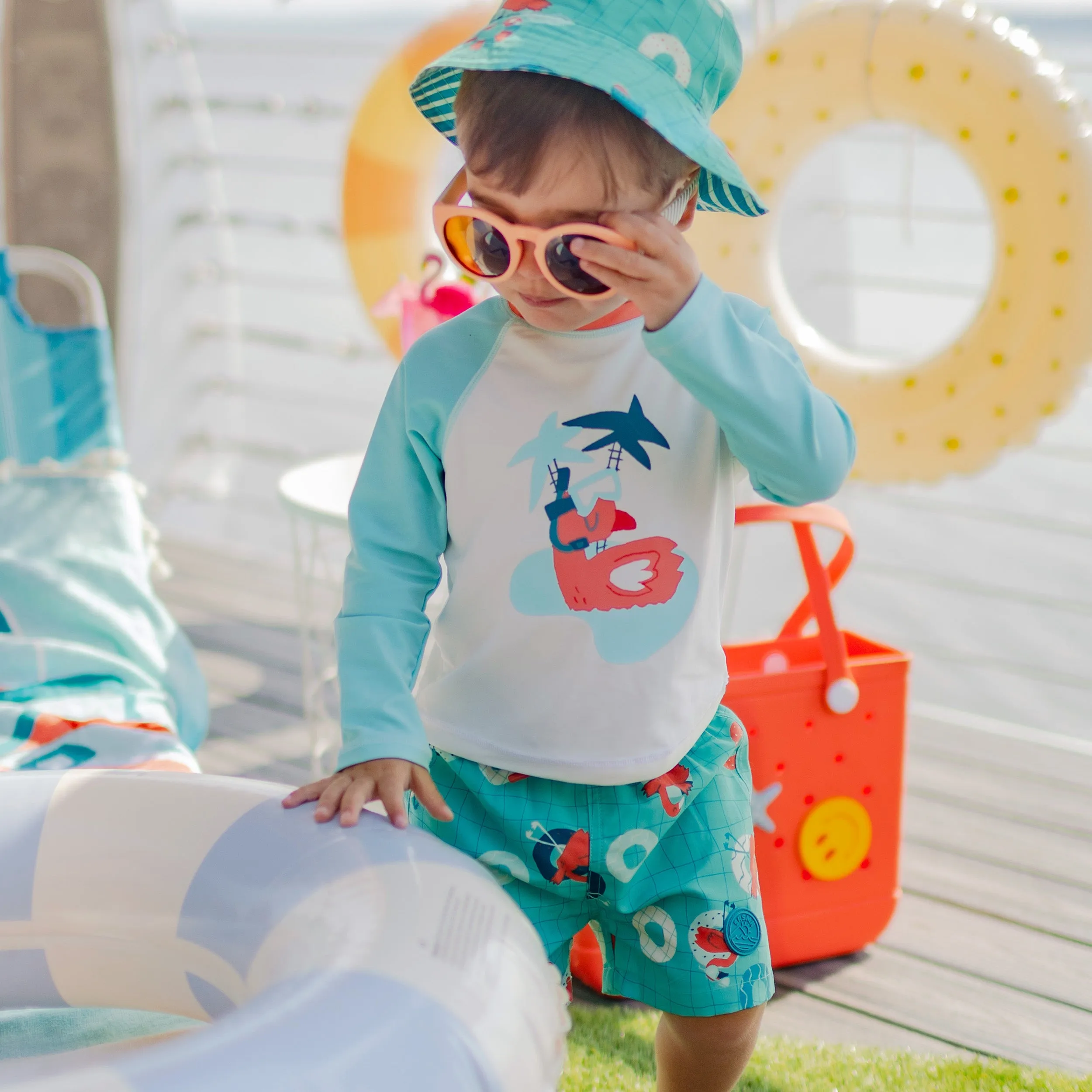 T-shirt de bain crème à manches longues bleu aqua, bébé || Cream swimming t-shirt with aqua blue long sleeves, baby