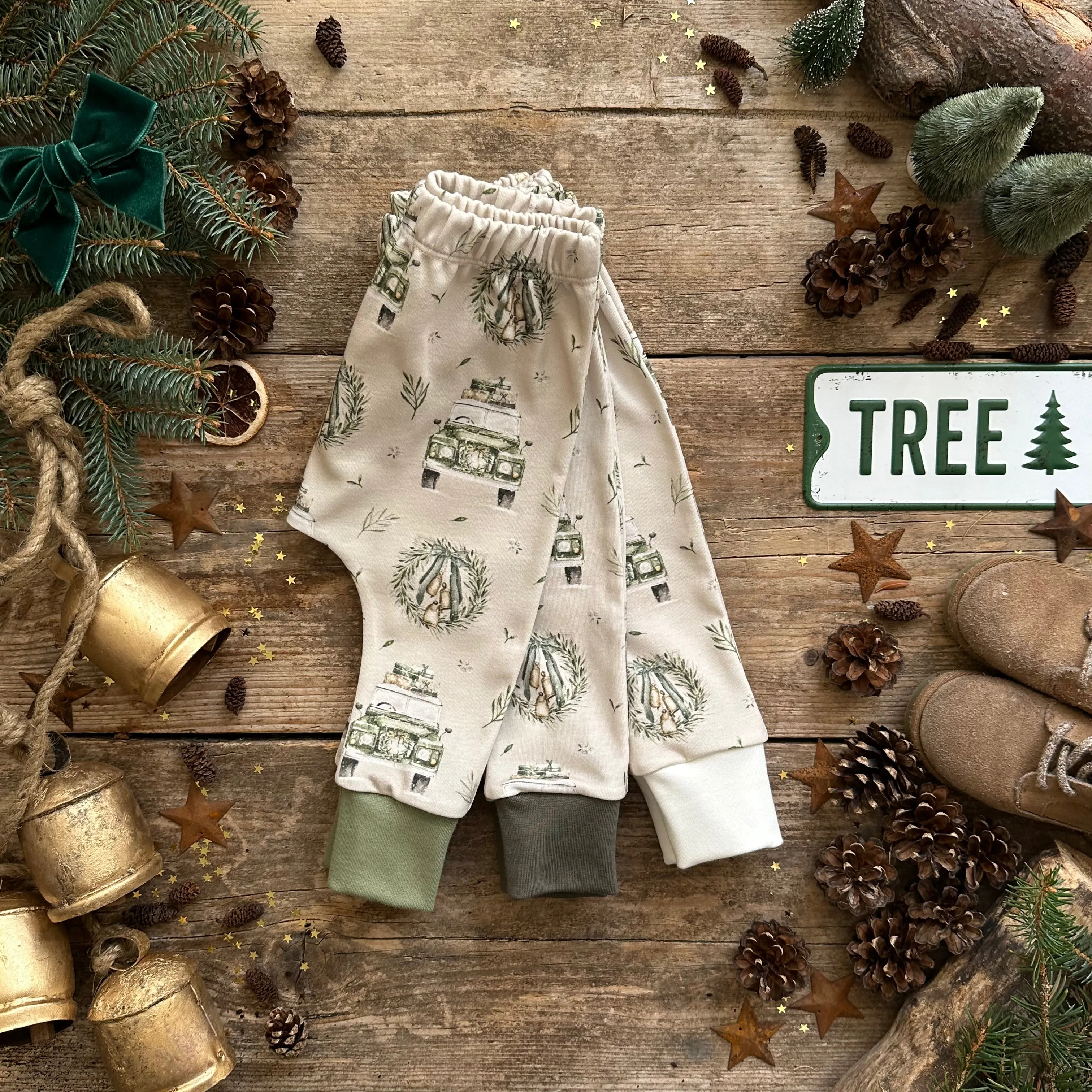 Truck And Wreath Harem Leggings | Ready To Post