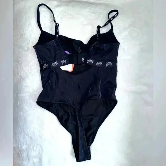 Yitty by Fabletics SZ XS Spotlight Shaping Demi Cup Thong Bodysult